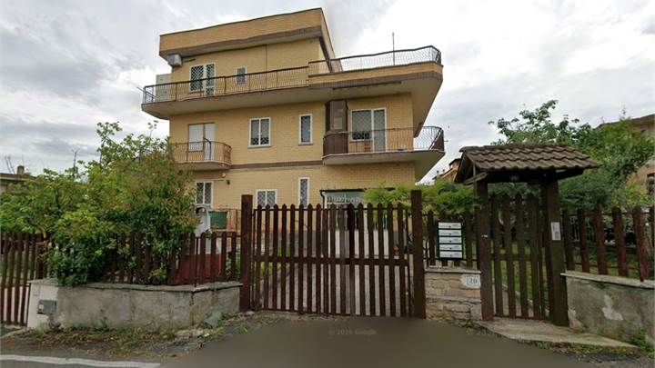 Appartamento a Roma zona Valle Fiorita 