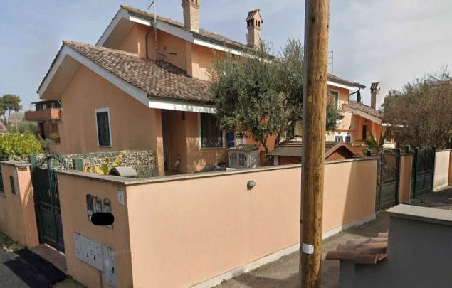 Villino a Fiumicino (RM) zona Isola Sacra 
