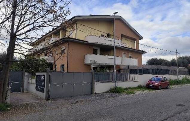 Appartamento a Roma zona Colle del Sole 