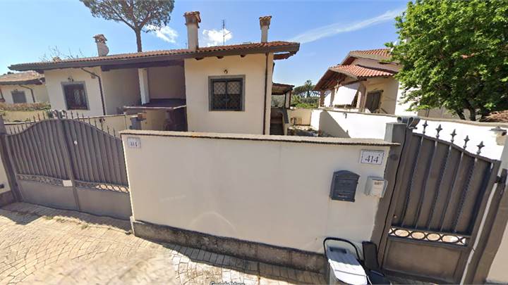 Villino a Roma zona Infernetto 