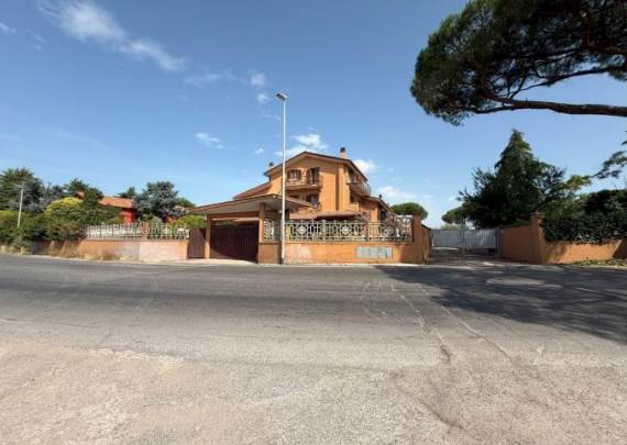 Villino a Roma zona Case Rosse